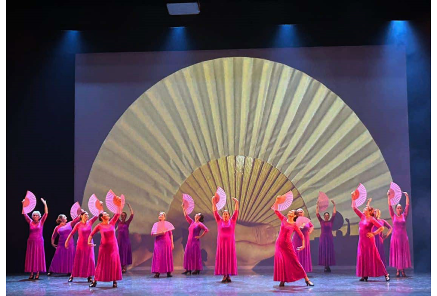 "Aire de Pericones con Moda Flamenca al Riá Pitá"
