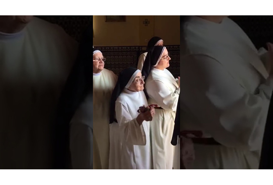 "Monjas al son de Castañuelas"