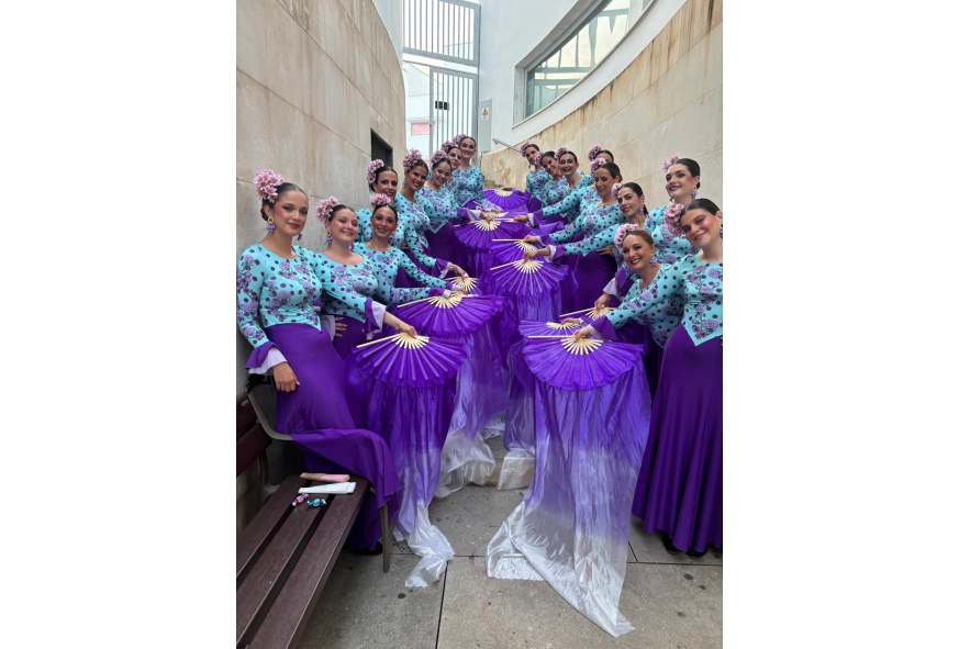 "Lunares Moraos en Bailaoras que Inspiran"
