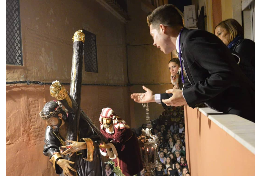 "Desde el Balcón se Canta la Saeta Flamenca"