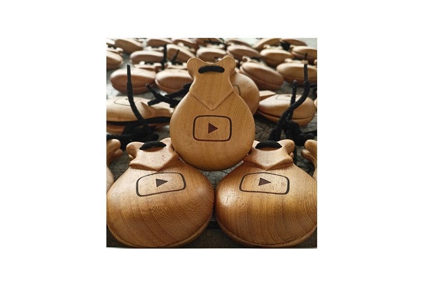 "Toca el Play de Youtube"